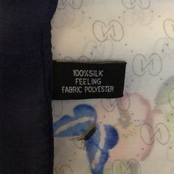 Silky floral shawl scarf - Picture 5 of 6